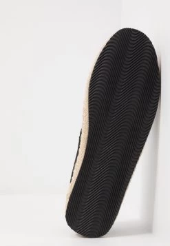 Pier One Rena Espadrille Unisex - Espadrilles - Black -Pier One 1eb50808d4584488a60ebfcbb93affb1