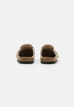 Pier One Leather Unisex - Chaussons - Beige 10 Pier One Leather Unisex - Chaussons - Beige -Pier One 7fc4209f0b9d443b96717beece6deee4
