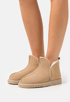 Pier One Leather - Chaussons - Beige