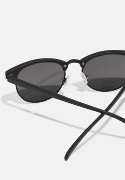 Pier One Unisex - Lunettes De Soleil - Black -Pier One f41786acb4f54644b6e1caf49d70a762